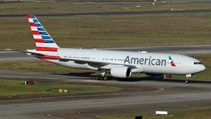 Photo of N765AN - Boeing 777-223(ER) operated by American Airlines