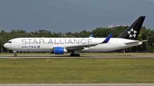 Photo of N653UA - Boeing 767-322(ER) operated by United Airlines