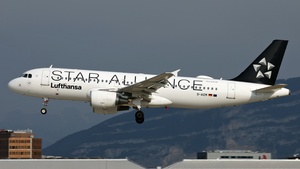 Photo of D-AIZM - Airbus A320-214 operated by Lufthansa