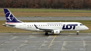 Photo of SP-LIQ - Embraer ERJ-175STD operated by LOT Polish Airlines