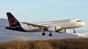 Photo of OO-SNK - Airbus A320-214 operated by Brussels Airlines