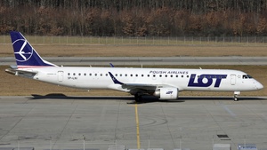 Photo of SP-LNI - Embraer ERJ-195AR operated by LOT Polish Airlines