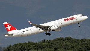Photo of HB-IOO - Airbus A321-212 operated by Swiss International Air Lines