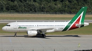 Photo of EI-IMG - Airbus A319-112 operated by Alitalia
