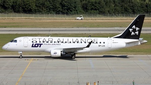Photo of SP-LIO - Embraer ERJ-175LR operated by LOT Polish Airlines