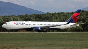 Photo of N172DN - Boeing 767-332(ER) operated by Delta Air Lines