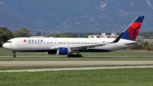Photo of N198DN - Boeing 767-332(ER) operated by Delta Air Lines
