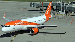 Photo of OE-ICL - Airbus A320-214 operated by easyJet Europe