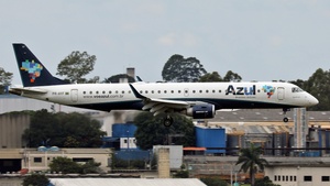 Photo of PR-AYF - Embraer ERJ-195LR operated by Azul