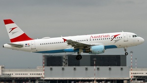 Photo of OE-LBT - Airbus A320-214 operated by Austrian Airlines