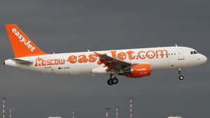 Photo of G-EZUG - Airbus A320-214 operated by easyJet