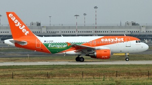 Photo of G-EZDR - Airbus A319-111 operated by easyJet