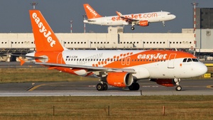 Photo of G-EZDN - Airbus A319-111 operated by easyJet
