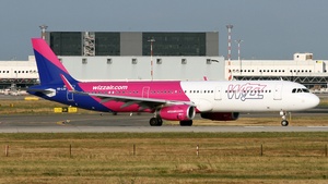 Photo of HA-LXQ - Airbus A321-231 operated by Wizz Air
