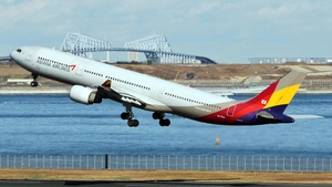Photo of HL7754 - Airbus A330-323 operated by Asiana Airlines