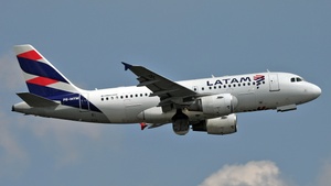 Photo of PR-MYM - Airbus A319-112 operated by LATAM Airlines Brasil