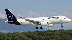 Photo of D-AIZW - Airbus A320-214 operated by Lufthansa