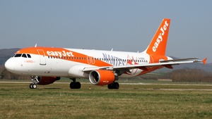 Photo of G-EZUC - Airbus A320-214 operated by easyJet