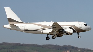 Photo of M-YULI - Airbus A319-115(CJ) operated by Private