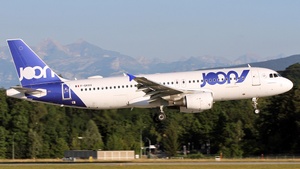 Photo of F-GKXV - Airbus A320-214 operated by Joon