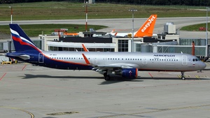 Photo of VP-BES - Airbus A321-211 operated by Aeroflot
