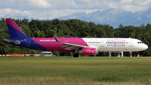 Photo of HA-LTC - Airbus A321-231 operated by Wizz Air