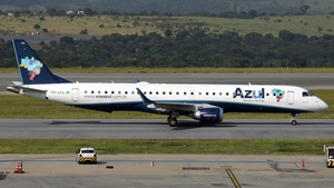 Photo of PR-AXA - Embraer ERJ-195LR operated by Azul