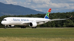 Photo of OE-IPK - Airbus A350-941 operated by Avolon Aerospace