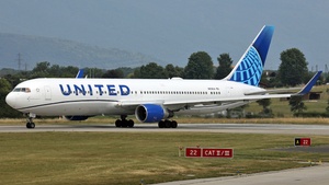 Photo of N658UA - Boeing 767-322(ER) operated by United Airlines