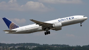 Photo of N77014 - Boeing 777-224(ER) operated by United Airlines
