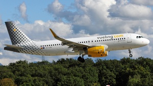 Photo of EC-LUO - Airbus A320-232 operated by Vueling