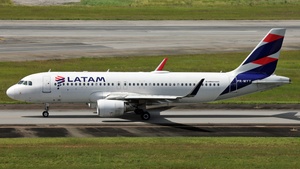 Photo of PR-MYY - Airbus A320-214 operated by LATAM Airlines Brasil