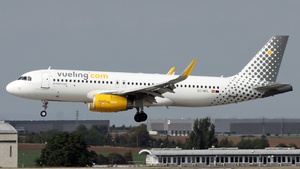 Photo of EC-MFL - Airbus A320-232 operated by Vueling