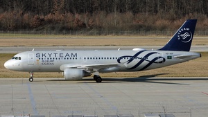 Photo of HZ-ASF - Airbus A320-214 operated by Saudia