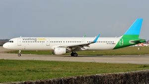 Photo of EC-NLX - Airbus A321-211 operated by Vueling