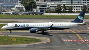 Photo of PR-AUE - Embraer ERJ-195LR operated by Azul