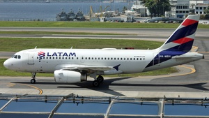 Photo of PR-MBN - Airbus A319-132 operated by LATAM Airlines Brasil