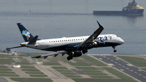 Photo of PR-AUN - Embraer ERJ-195LR operated by Azul