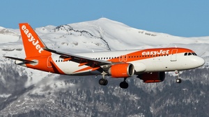 Photo of G-UZHR - Airbus A320-251N operated by easyJet