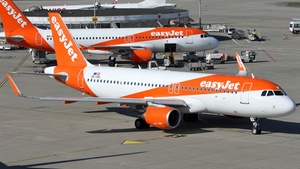 Photo of OE-IVN - Airbus A320-214 operated by easyJet Europe