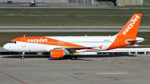 Photo of G-EZTG - Airbus A320-214 operated by easyJet