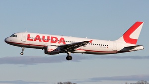 Photo of 9H-LON - Airbus A320-214 operated by Lauda Europe