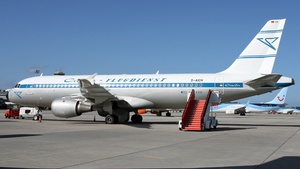 Photo of D-AICH - Airbus A320-212 operated by Condor