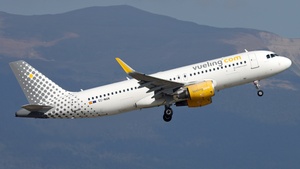Photo of EC-MAN - Airbus A320-214 operated by Vueling