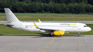 Photo of EC-MKM - Airbus A320-232 operated by Vueling