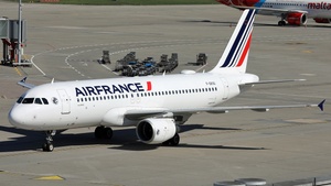 Photo of F-GKXU - Airbus A320-214 operated by Air France