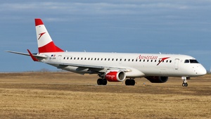 Photo of OE-LWA - Embraer ERJ-195LR operated by Austrian Airlines