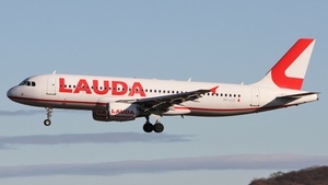 Photo of 9H-LOS - Airbus A320-214 operated by Lauda Europe