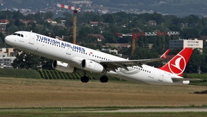 Photo of TC-JSN - Airbus A321-231 operated by Turkish Airlines