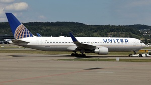 Photo of N668UA - Boeing 767-322(ER) operated by United Airlines